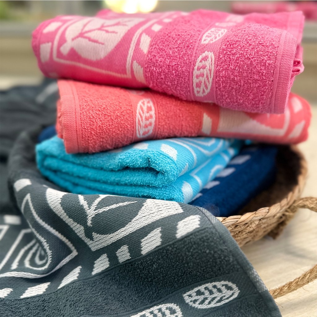 Kit 5 Toalha Gigante Macia 70 x 140 cm Alta Absorção Jogo Toalha de Banho Cores Sortidas